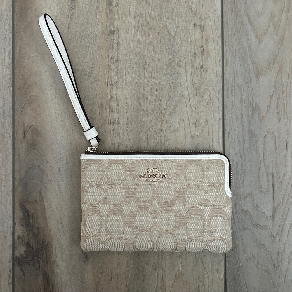 New COACH Wristlet